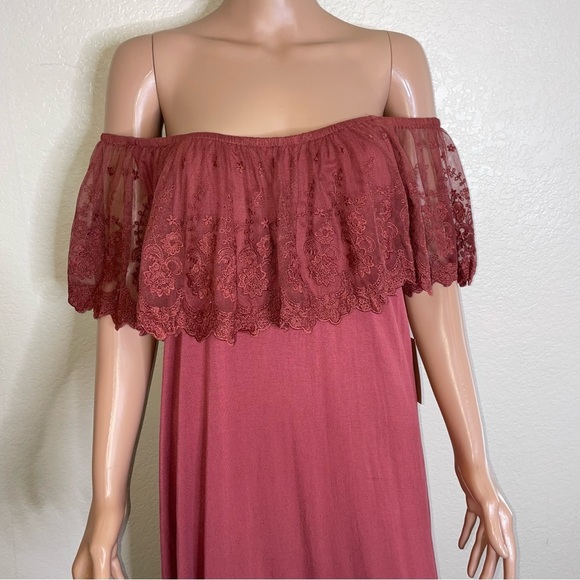 Just Found maxi dress in burgundy lace over shoulder flowy plus size 1X New - Picture 4 of 13